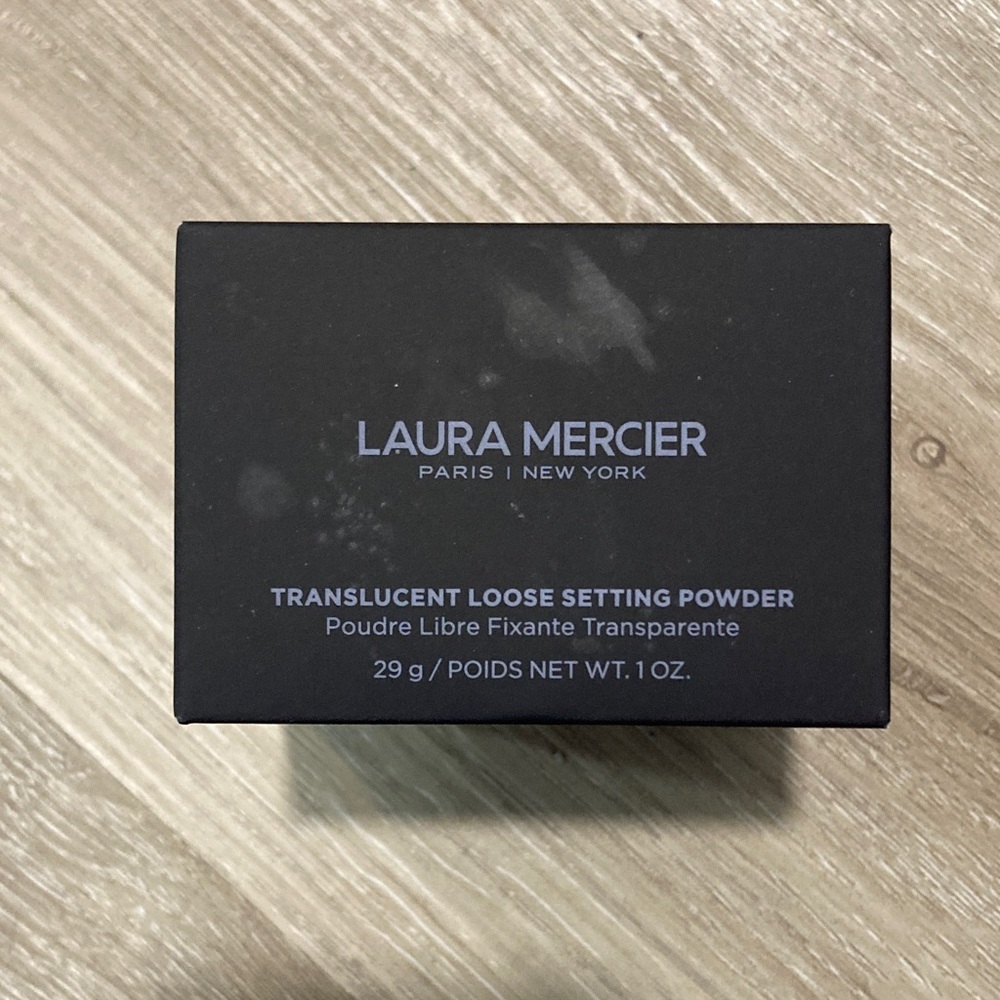 Laura Mercier Translucent Loose Setting Powder Full Size 1oz Retails $43 NWT